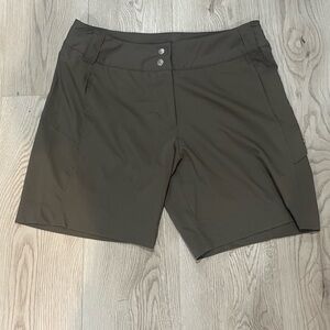 Pearl Izumi for women. Large. EUC doesn’t appear to have been worn. Putty color